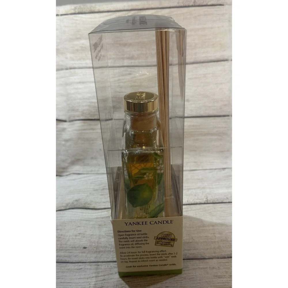 NIB Yankee Candle 3 oz Reed Diffuser Vanilla Lime Hand Decorated Glass NEW